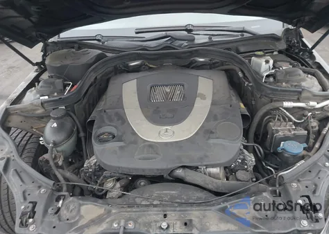 2010 Mercedes-Benz E 550 z USA, uszkodzony, nr VIN WDDHF7CB6AA045680